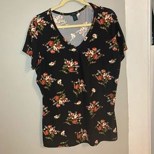 Rue21+ v neck shirt